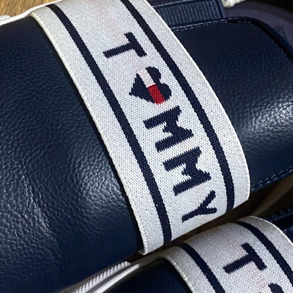 Tommy Hilfiger Lourena Slip On Sneakers - Picture 3 of 8